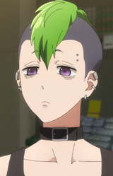 Женщина из фруктово-овощного магазина