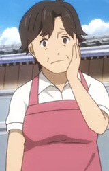 Жена владельца дома с кошками